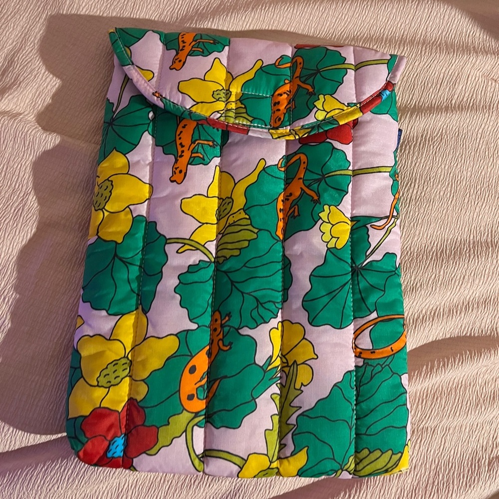 Baggu 13inch Marigold Newt puffy laptop sleeve 🧡✨